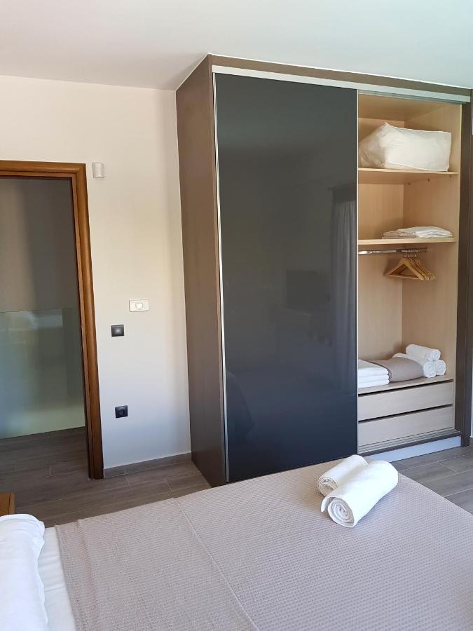 Four Seasons Homes Stalós Екстериор снимка