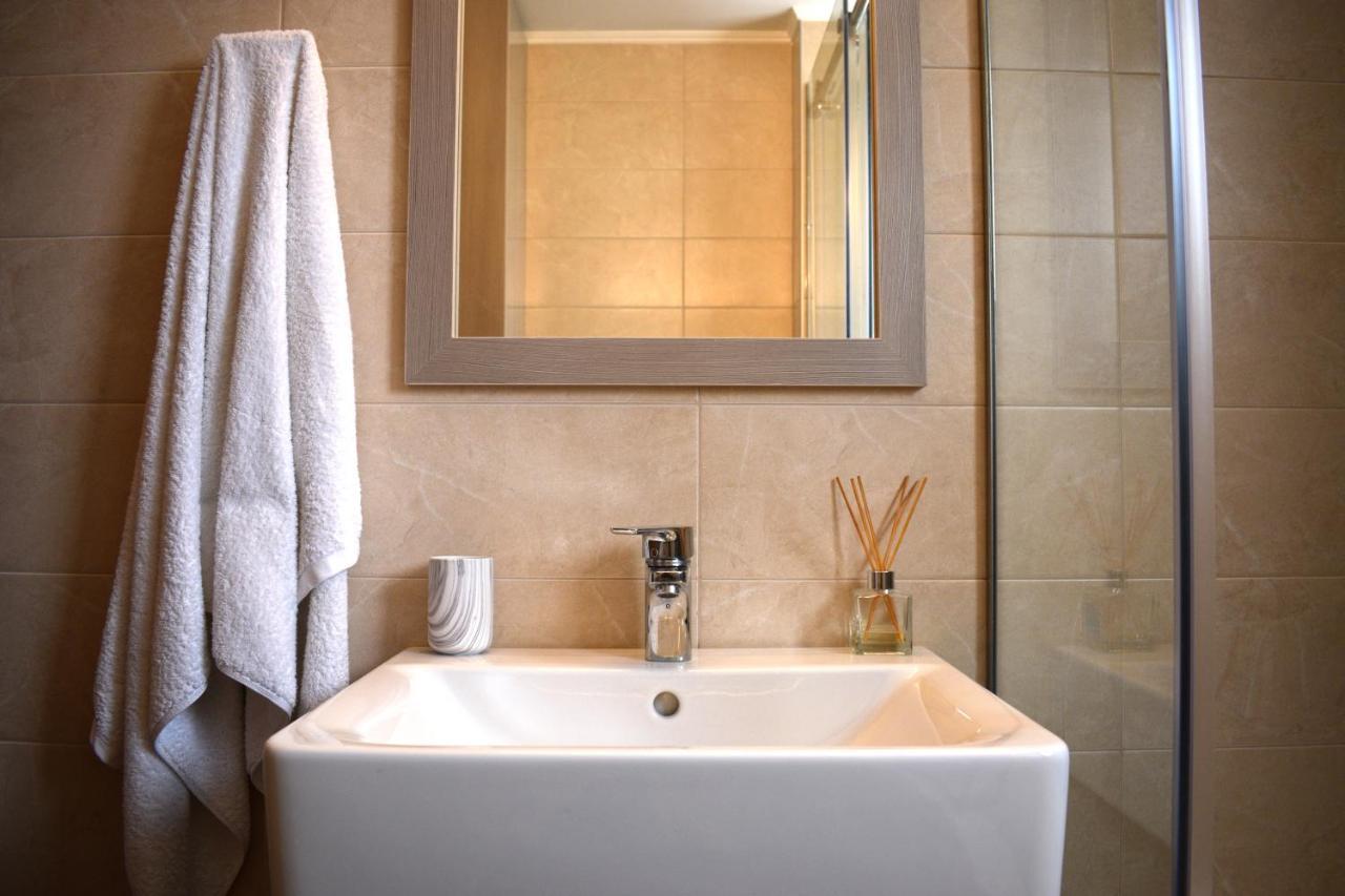Four Seasons Homes Stalós Екстериор снимка