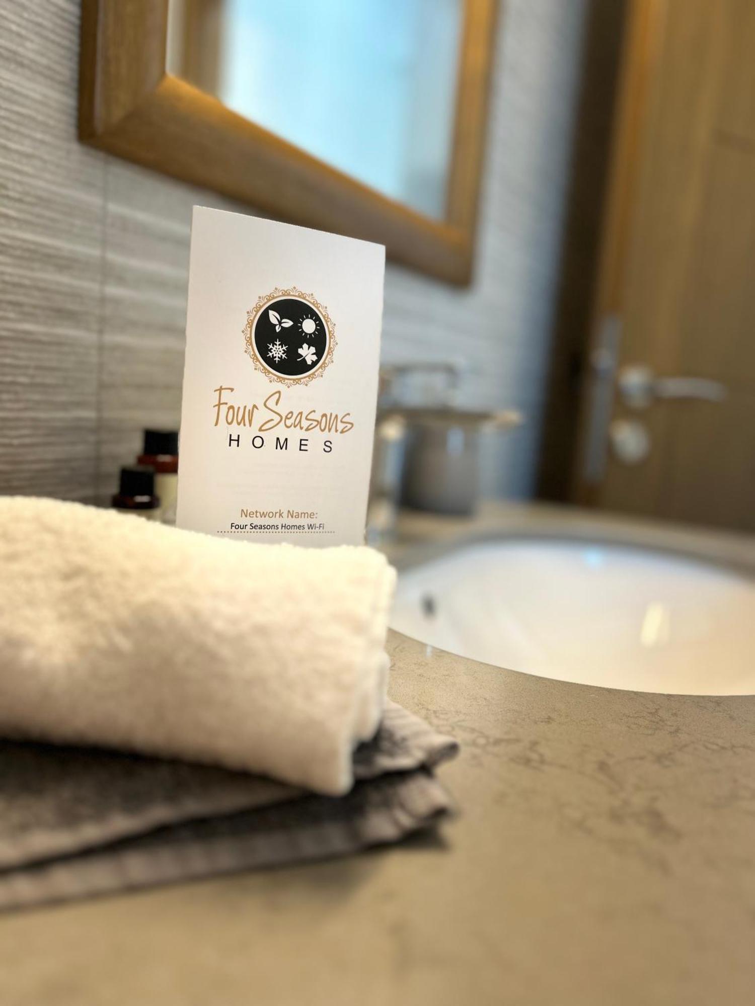 Four Seasons Homes Stalós Екстериор снимка